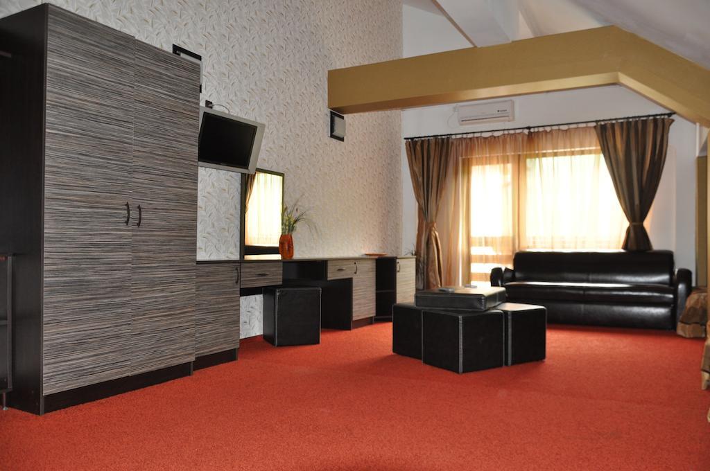 Pensiunea Valahia Brezoi Zimmer foto